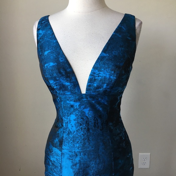 Plunging brocade jacquard Vee mermaid dress gown - Picture 2 of 8